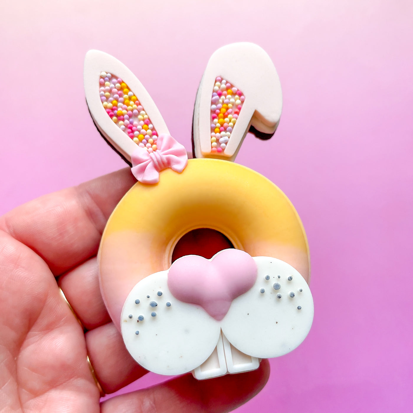 DONUT 3D Bunny Nose Small Cupcake